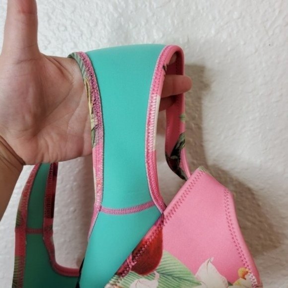 Triangl Swimwear Confetti Garden Pink Posies NWT - Picture 7 of 7